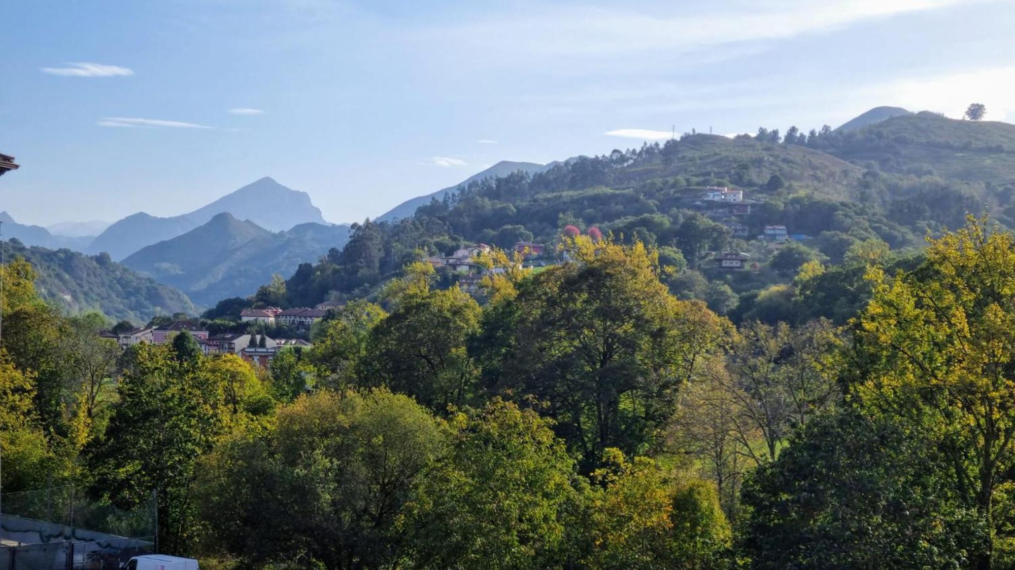 Cangas De Onis A Orillas Del Rio Sella מראה חיצוני תמונה