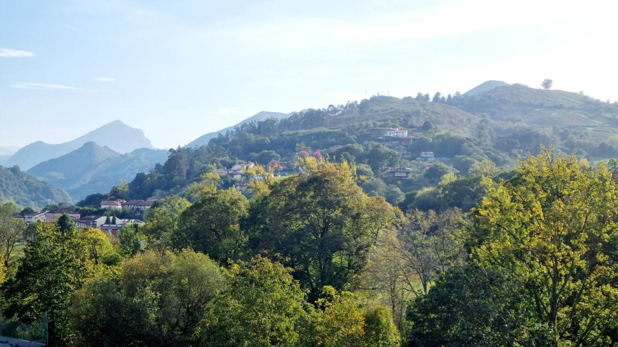 Cangas De Onis A Orillas Del Rio Sella מראה חיצוני תמונה